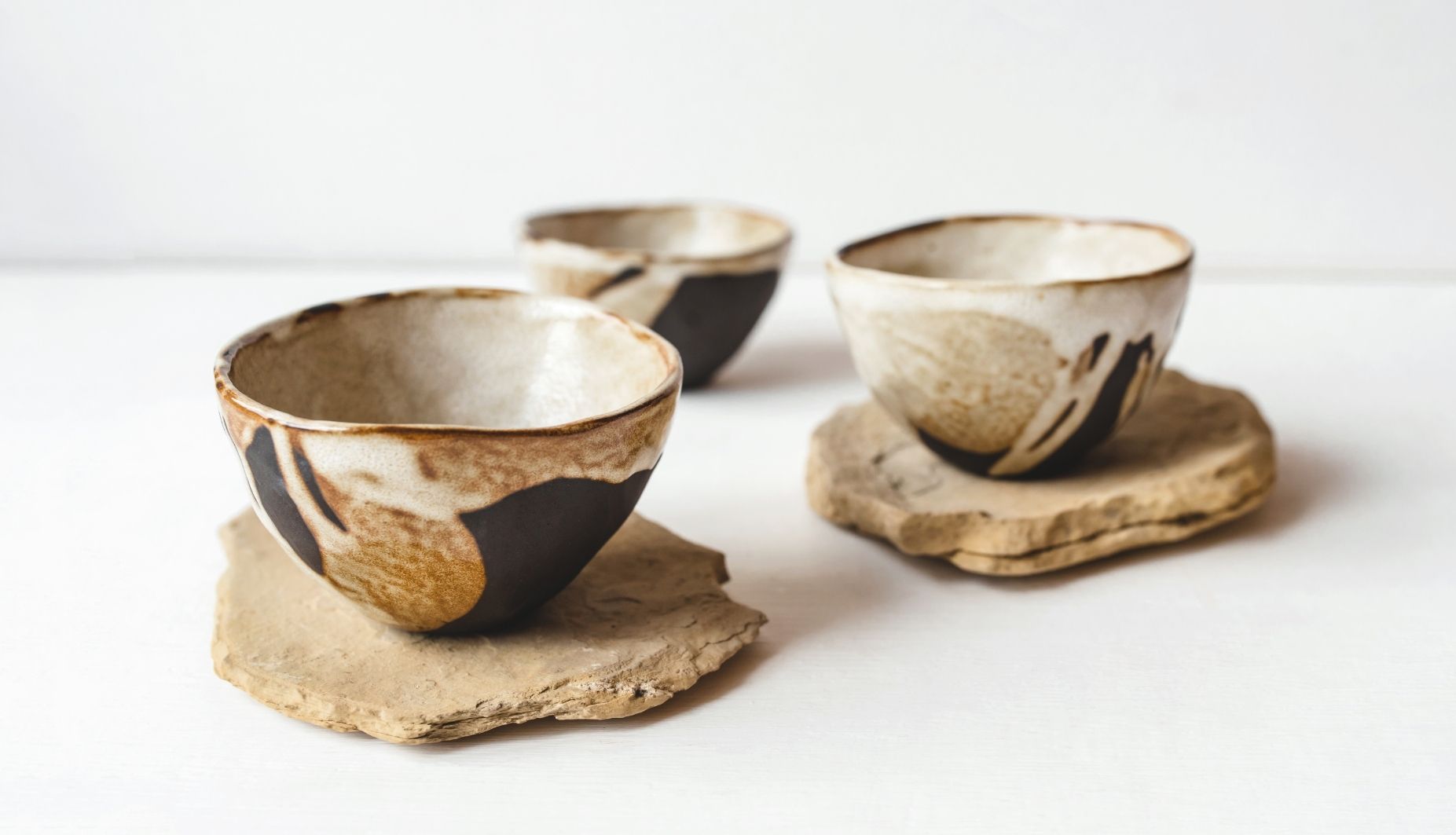 Vase & tasse japonaise tendance wabi-sabi