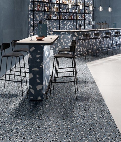 Carrelage en terrazzo bleu